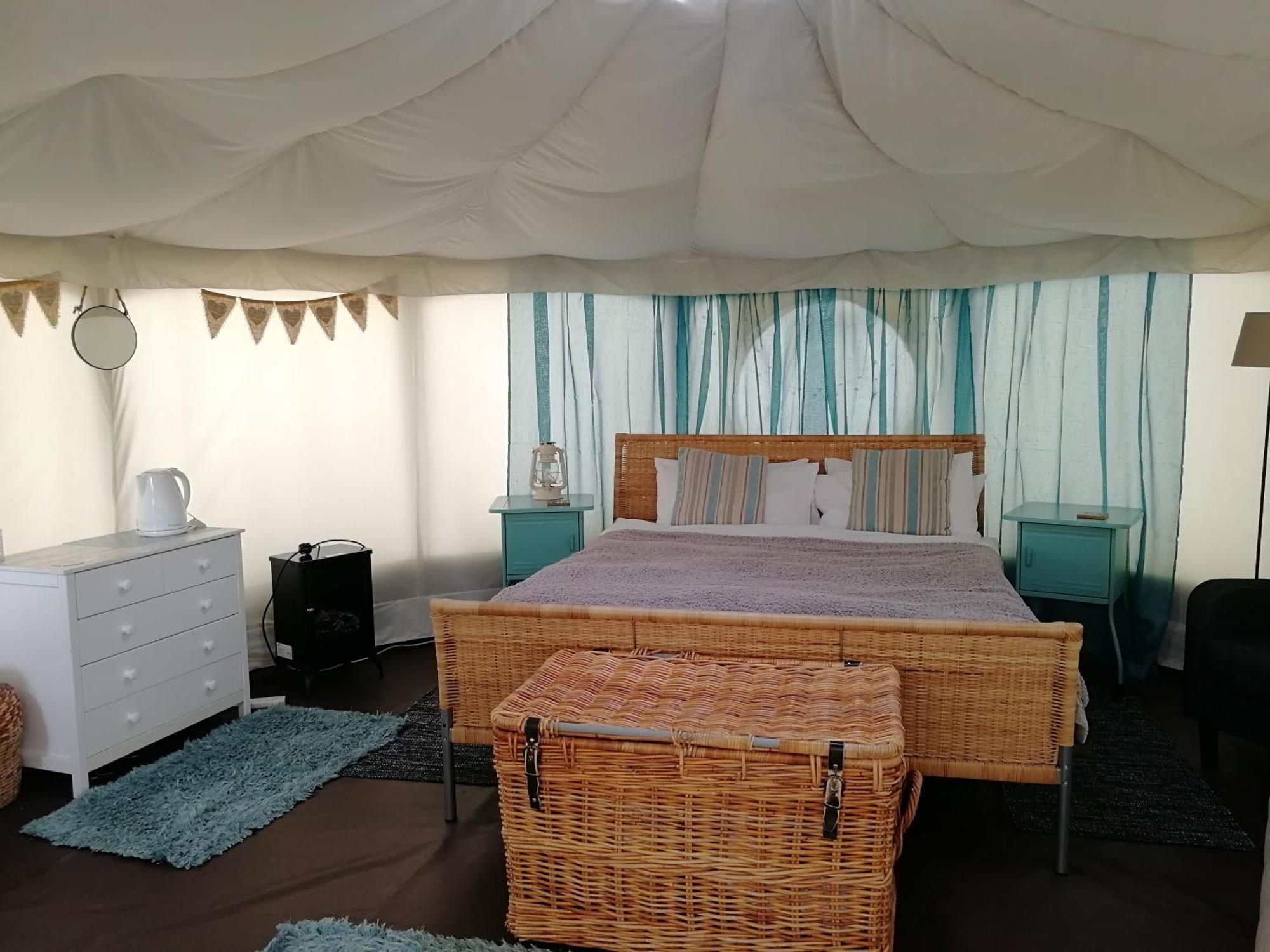 The Little Hide - Adult Only Camping Pods Wigginton  Exterior foto